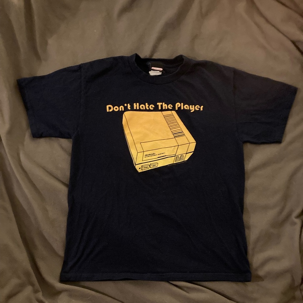 Nintendo Don’t Hate the Player XL Black Shirt w/ original console